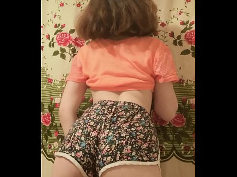 ❤️ Nena jove sexy despullant-se els pantalons curts davant la càmera ️❌ Vídeo de merda  al porno ca.punkbass.ru ❌️❤