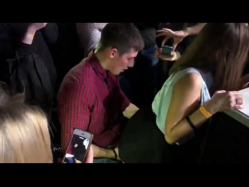 ❤️ Sexe real en una discoteca russa. Noia russa de 18 anys a l'anus i la vagina follada en una discoteca ️❌ Vídeo de merda  al porno ca.punkbass.ru ❌️❤